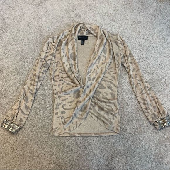 Stylish Tan Leopard Print Women's Sweater - Picture 6 of 10